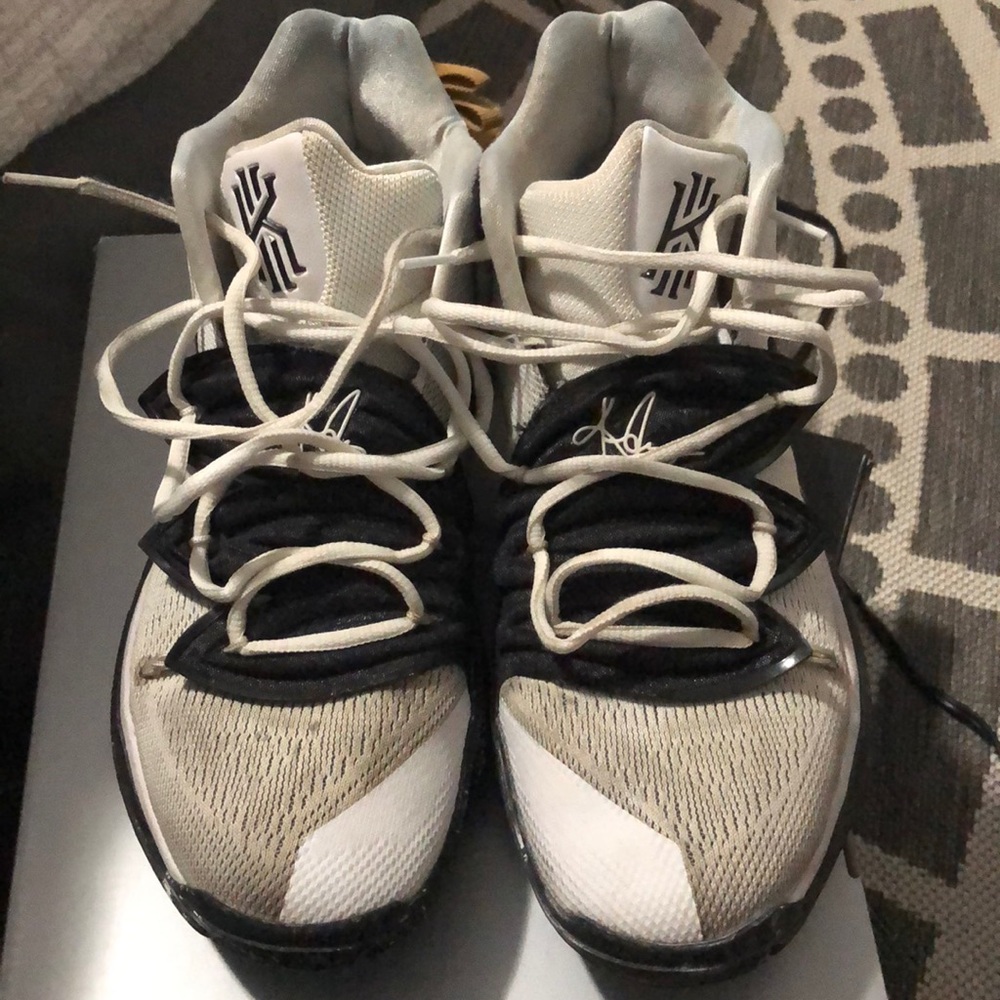 Kyrie 2 cookies and cream